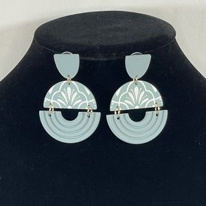 🎄Mod Style Acrylic Earrings - NIP